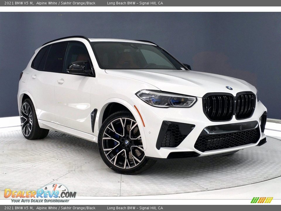 Front 3/4 View of 2021 BMW X5 M  Photo #19