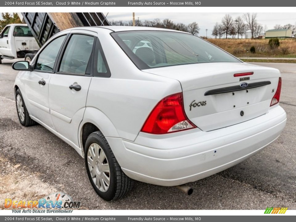 2004 Ford Focus SE Sedan Cloud 9 White / Medium Graphite Photo #6