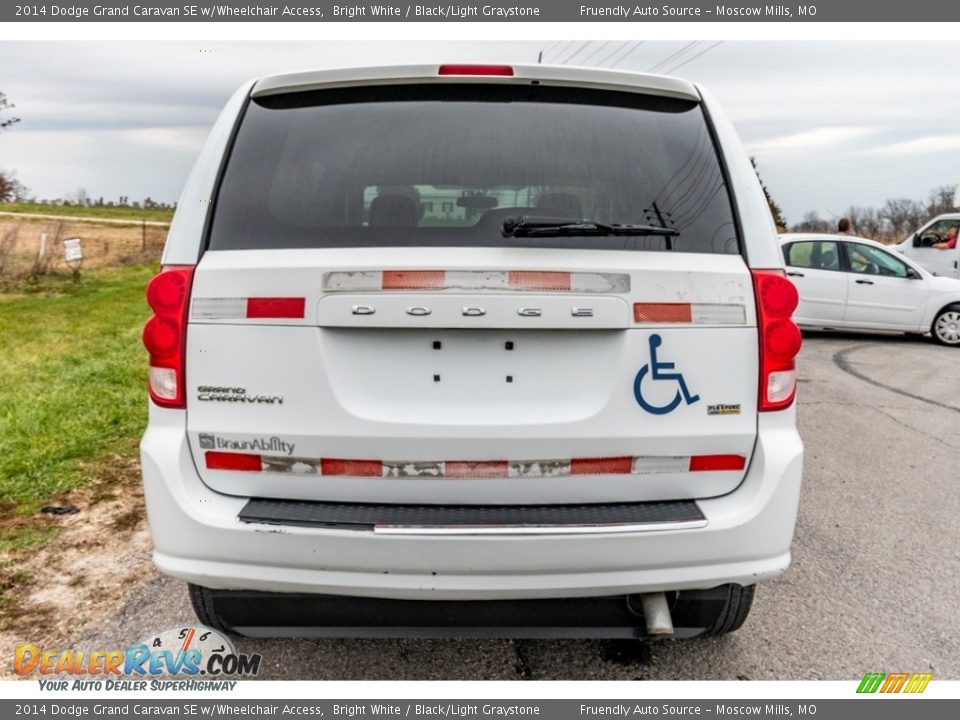 2014 Dodge Grand Caravan SE w/Wheelchair Access Bright White / Black/Light Graystone Photo #5