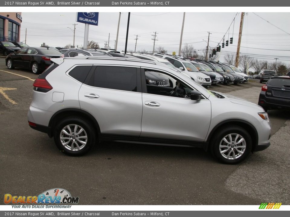 2017 Nissan Rogue SV AWD Brilliant Silver / Charcoal Photo #4