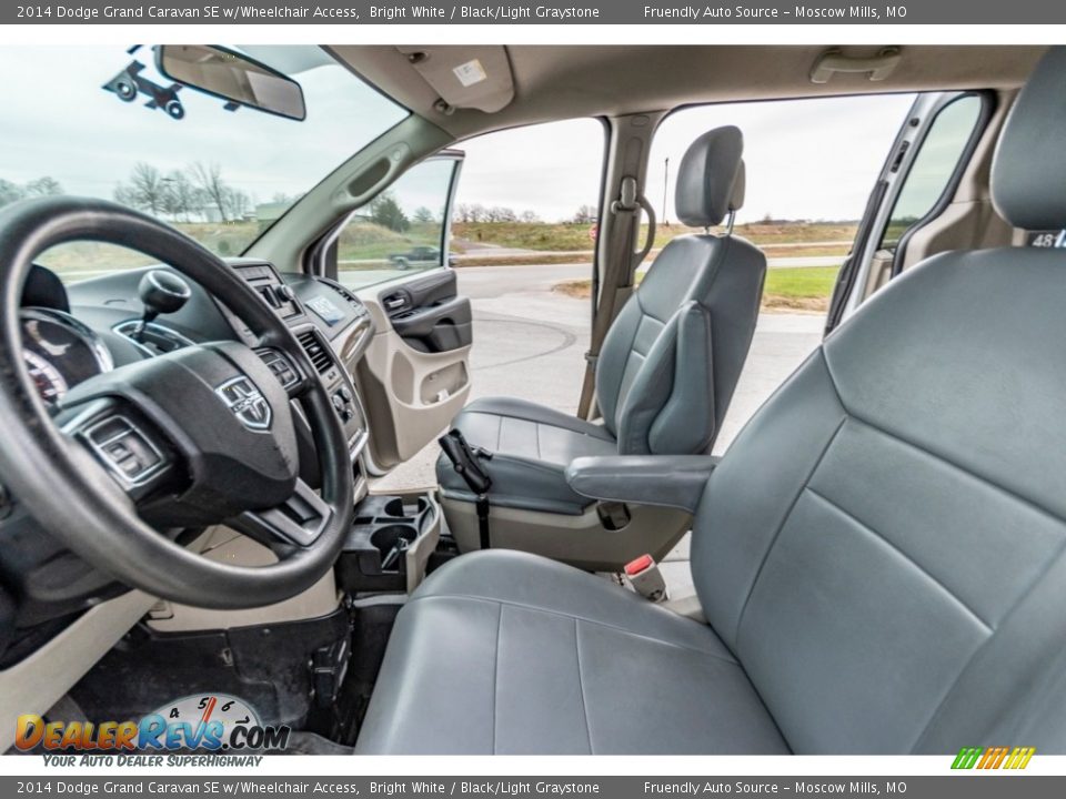 2014 Dodge Grand Caravan SE w/Wheelchair Access Bright White / Black/Light Graystone Photo #18