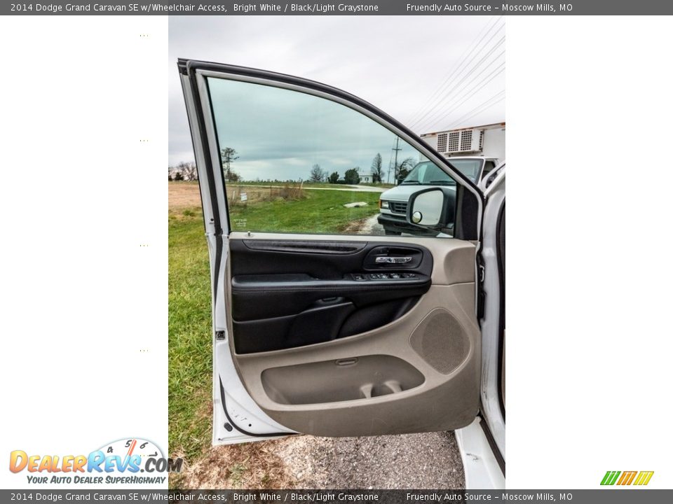 2014 Dodge Grand Caravan SE w/Wheelchair Access Bright White / Black/Light Graystone Photo #20