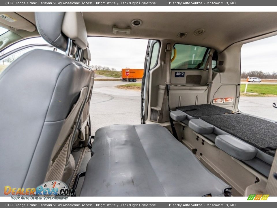 2014 Dodge Grand Caravan SE w/Wheelchair Access Bright White / Black/Light Graystone Photo #21