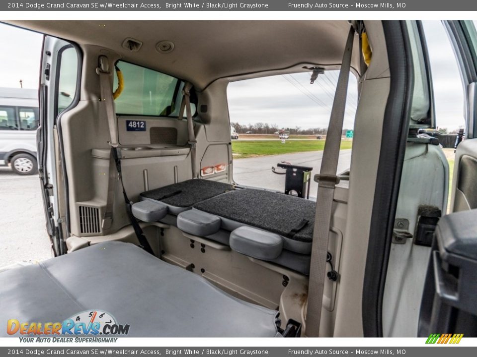 2014 Dodge Grand Caravan SE w/Wheelchair Access Bright White / Black/Light Graystone Photo #22