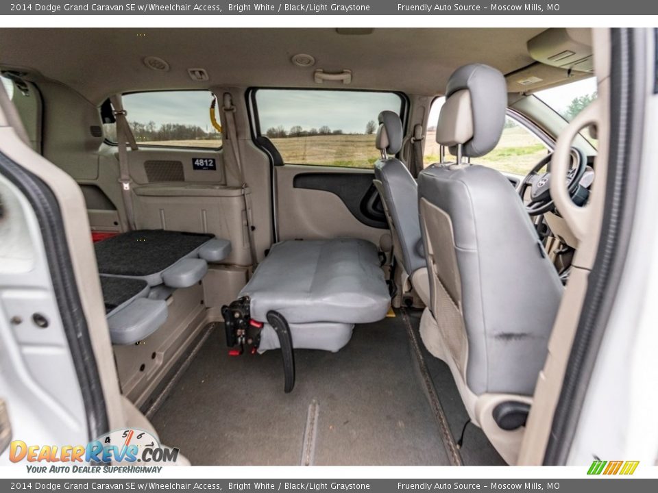 2014 Dodge Grand Caravan SE w/Wheelchair Access Bright White / Black/Light Graystone Photo #25