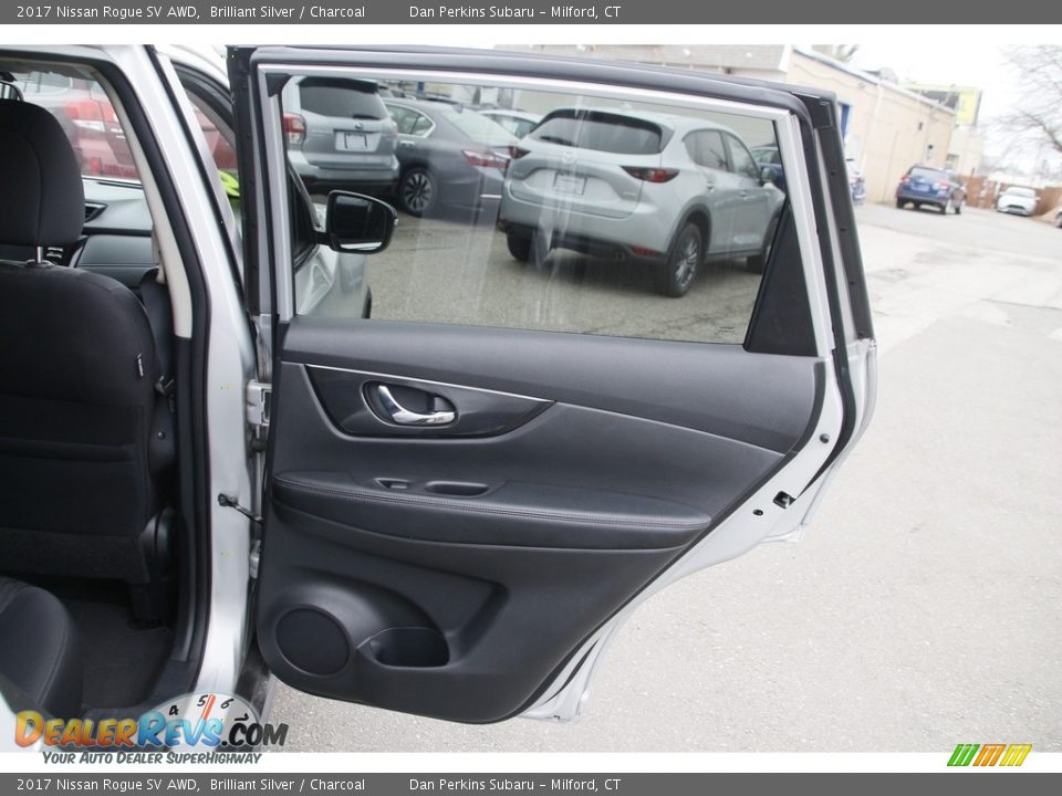 2017 Nissan Rogue SV AWD Brilliant Silver / Charcoal Photo #14