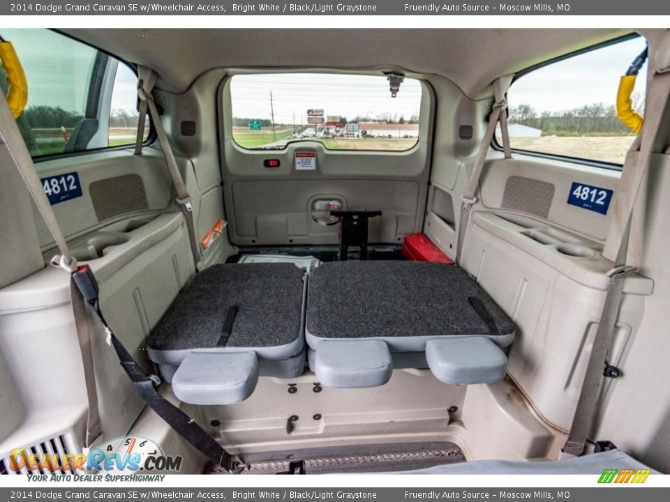 2014 Dodge Grand Caravan SE w/Wheelchair Access Bright White / Black/Light Graystone Photo #26