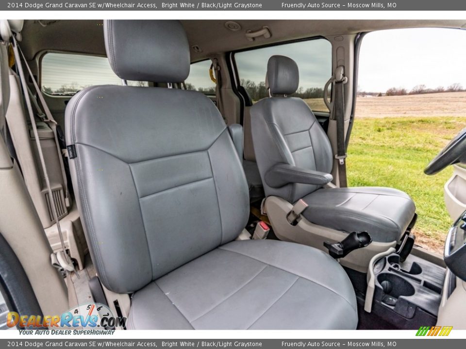 2014 Dodge Grand Caravan SE w/Wheelchair Access Bright White / Black/Light Graystone Photo #30