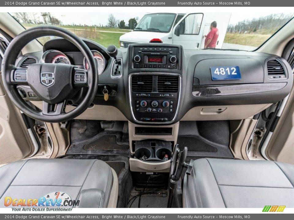 2014 Dodge Grand Caravan SE w/Wheelchair Access Bright White / Black/Light Graystone Photo #31