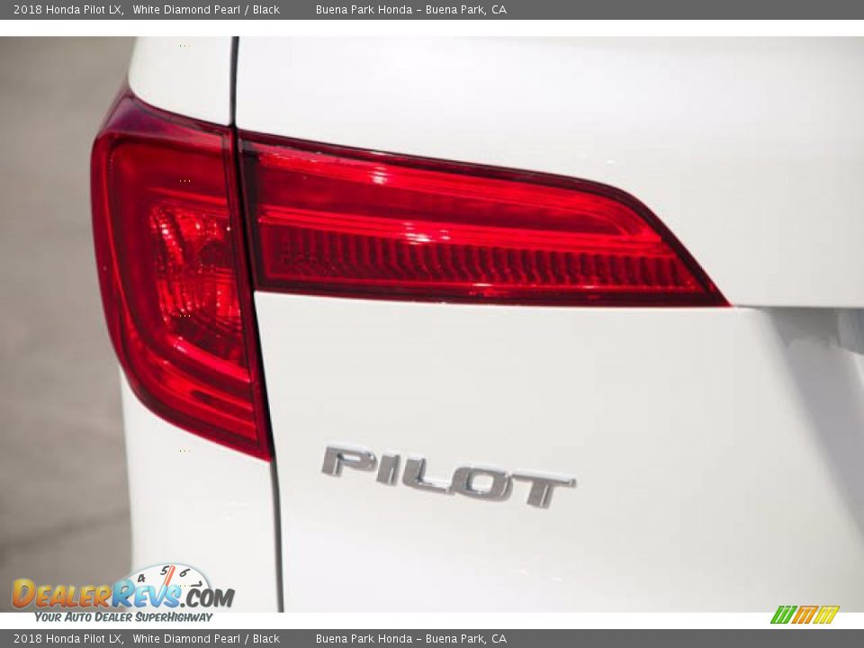 2018 Honda Pilot LX White Diamond Pearl / Black Photo #10