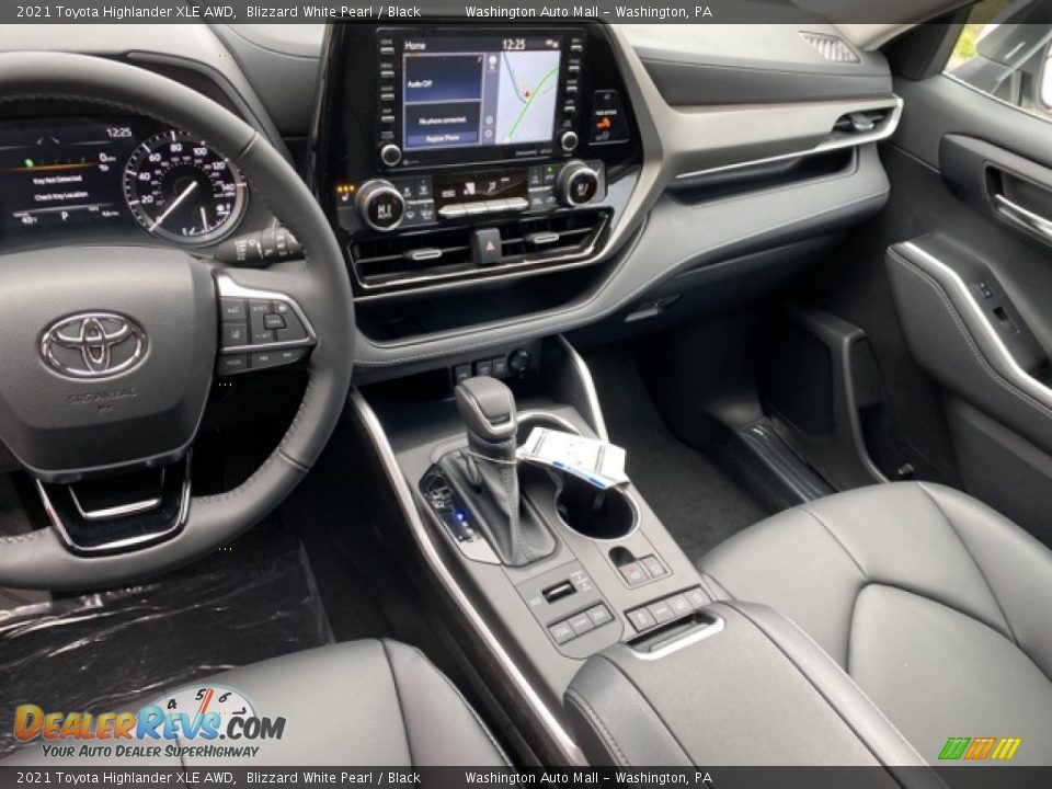 2021 Toyota Highlander XLE AWD Blizzard White Pearl / Black Photo #3