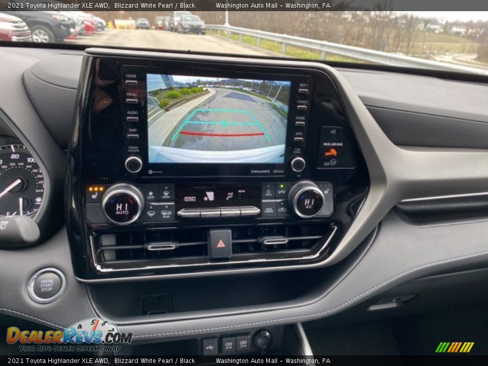 2021 Toyota Highlander XLE AWD Blizzard White Pearl / Black Photo #10