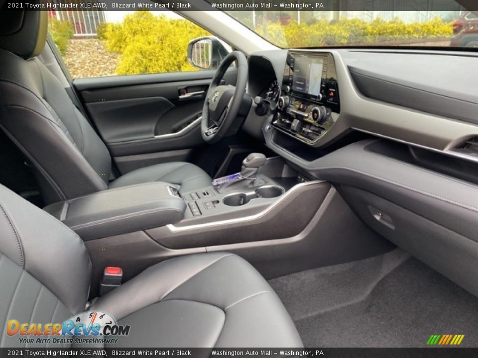 2021 Toyota Highlander XLE AWD Blizzard White Pearl / Black Photo #12