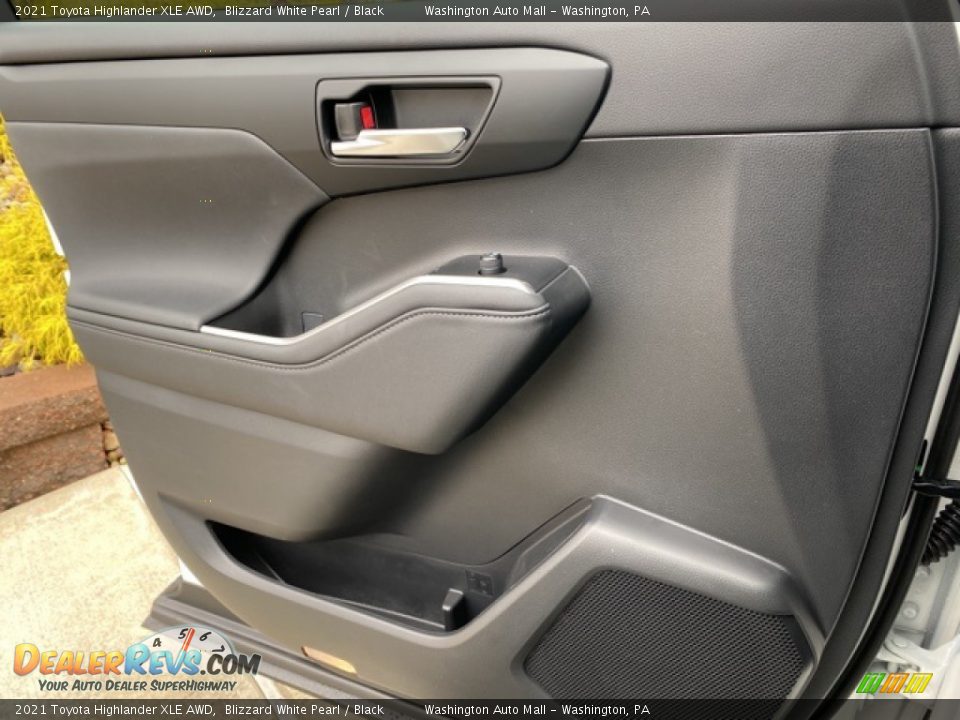 2021 Toyota Highlander XLE AWD Blizzard White Pearl / Black Photo #22