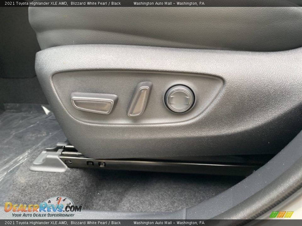2021 Toyota Highlander XLE AWD Blizzard White Pearl / Black Photo #23