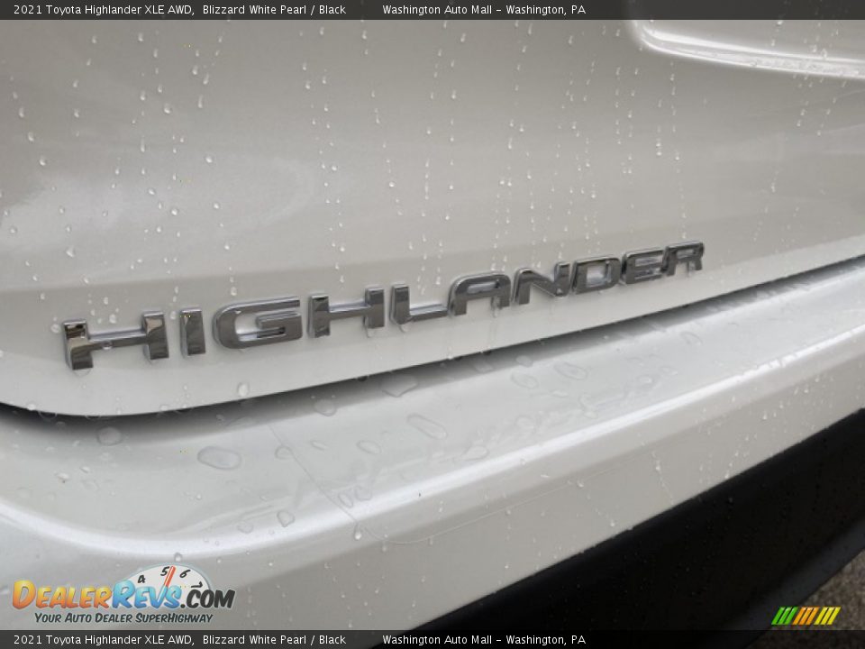 2021 Toyota Highlander XLE AWD Blizzard White Pearl / Black Photo #25