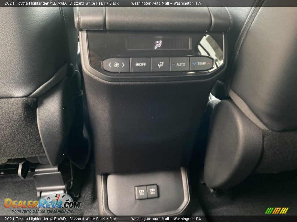 2021 Toyota Highlander XLE AWD Blizzard White Pearl / Black Photo #26