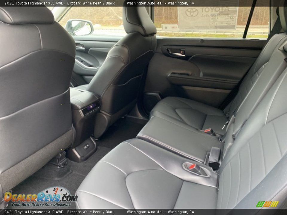 2021 Toyota Highlander XLE AWD Blizzard White Pearl / Black Photo #27