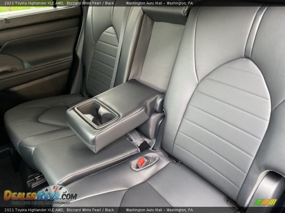 2021 Toyota Highlander XLE AWD Blizzard White Pearl / Black Photo #28