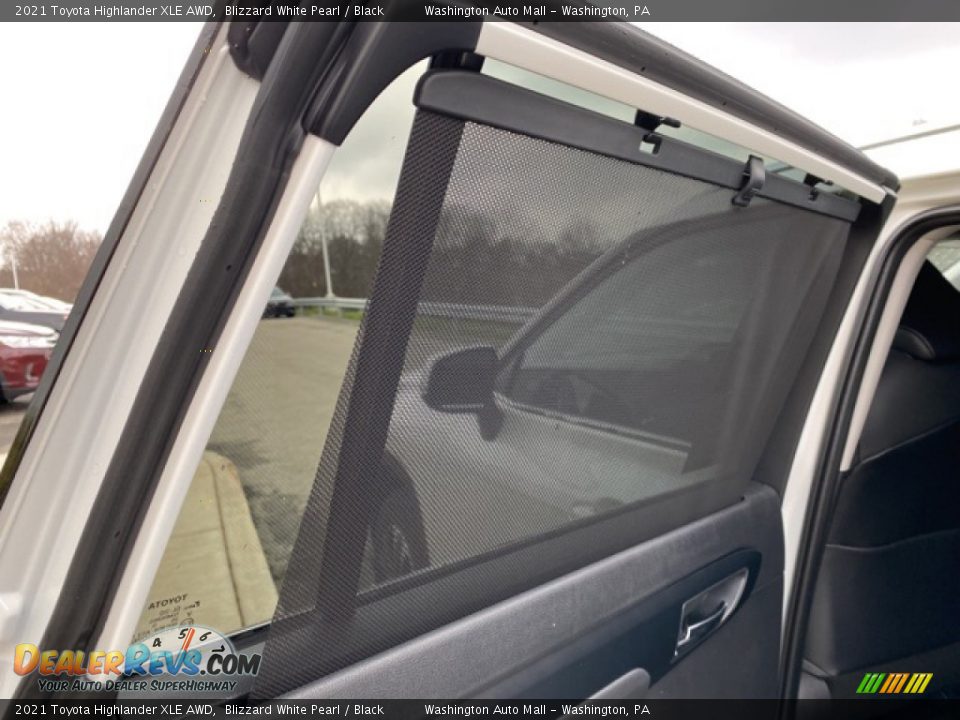 2021 Toyota Highlander XLE AWD Blizzard White Pearl / Black Photo #30