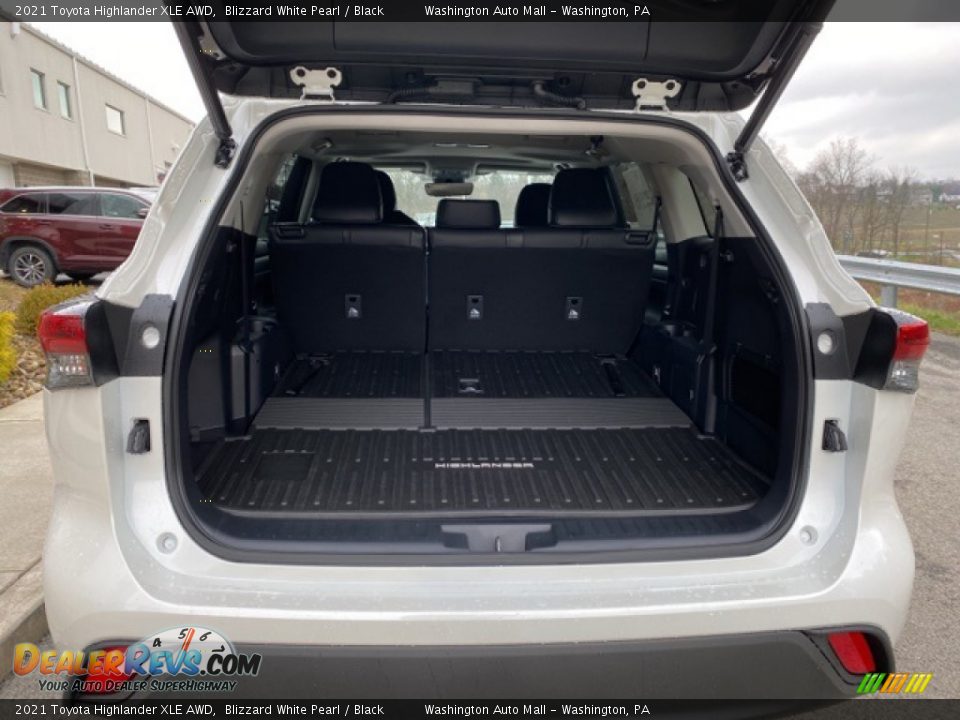 2021 Toyota Highlander XLE AWD Blizzard White Pearl / Black Photo #31