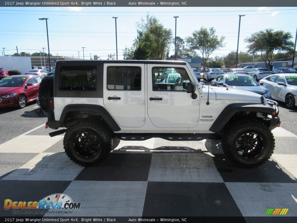2017 Jeep Wrangler Unlimited Sport 4x4 Bright White / Black Photo #3