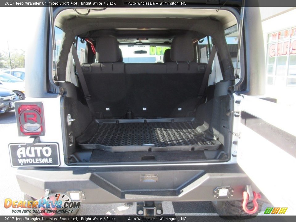 2017 Jeep Wrangler Unlimited Sport 4x4 Bright White / Black Photo #5