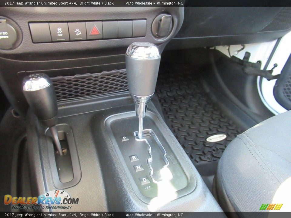 2017 Jeep Wrangler Unlimited Sport 4x4 Bright White / Black Photo #19