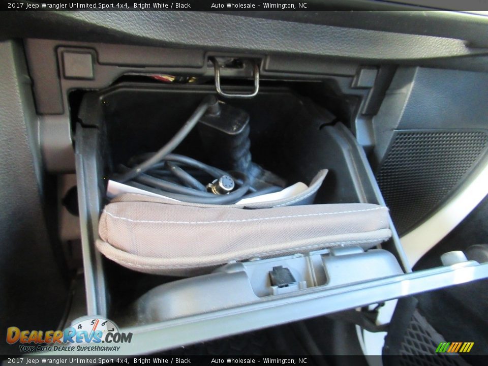 2017 Jeep Wrangler Unlimited Sport 4x4 Bright White / Black Photo #20