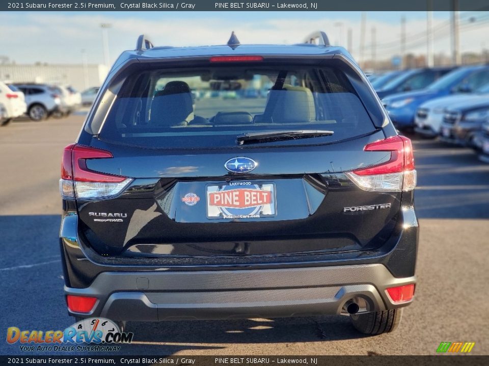 2021 Subaru Forester 2.5i Premium Crystal Black Silica / Gray Photo #6