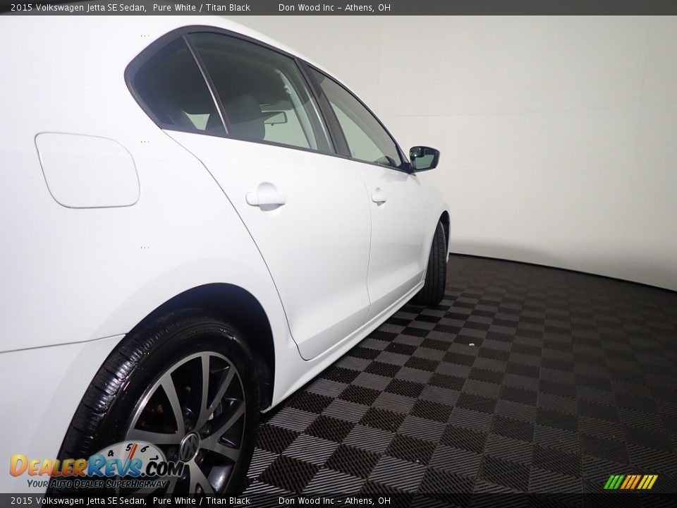 2015 Volkswagen Jetta SE Sedan Pure White / Titan Black Photo #10