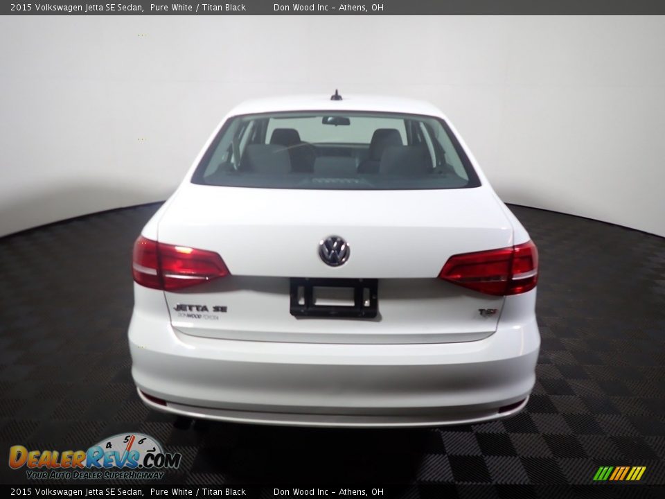 2015 Volkswagen Jetta SE Sedan Pure White / Titan Black Photo #11