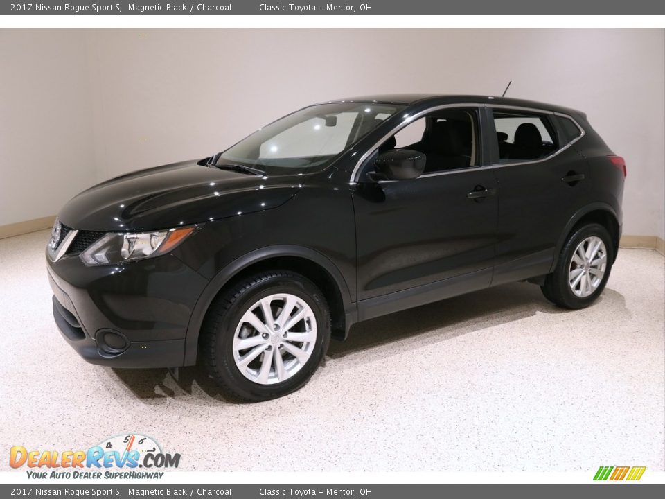 Magnetic Black 2017 Nissan Rogue Sport S Photo #3