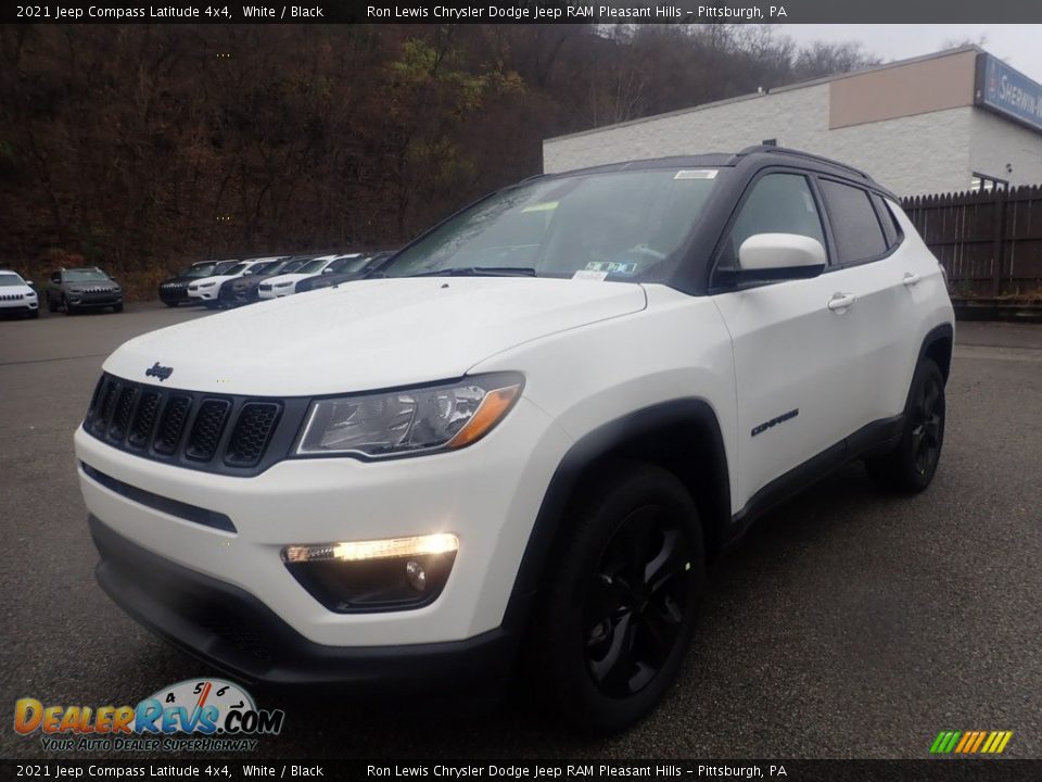 2021 Jeep Compass Latitude 4x4 White / Black Photo #1