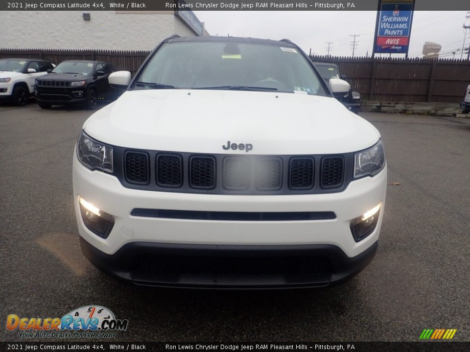 2021 Jeep Compass Latitude 4x4 White / Black Photo #2