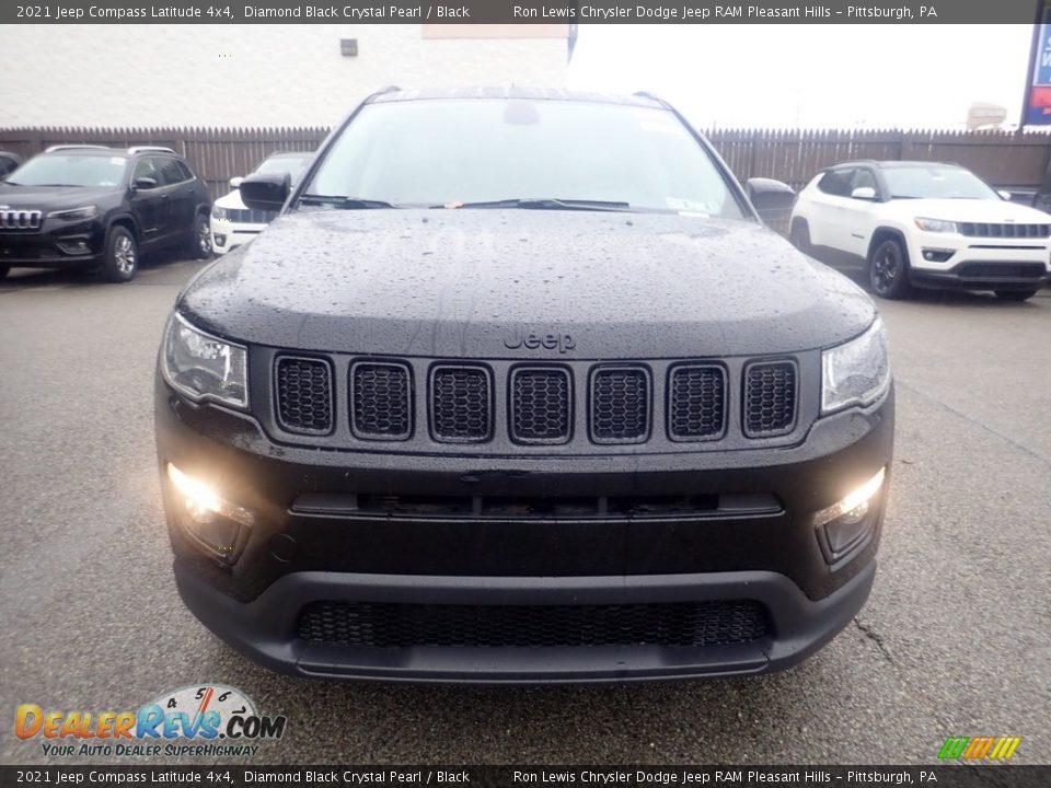 2021 Jeep Compass Latitude 4x4 Diamond Black Crystal Pearl / Black Photo #2