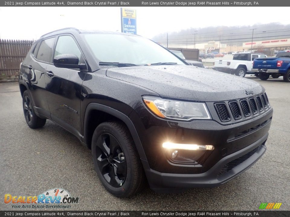 2021 Jeep Compass Latitude 4x4 Diamond Black Crystal Pearl / Black Photo #3