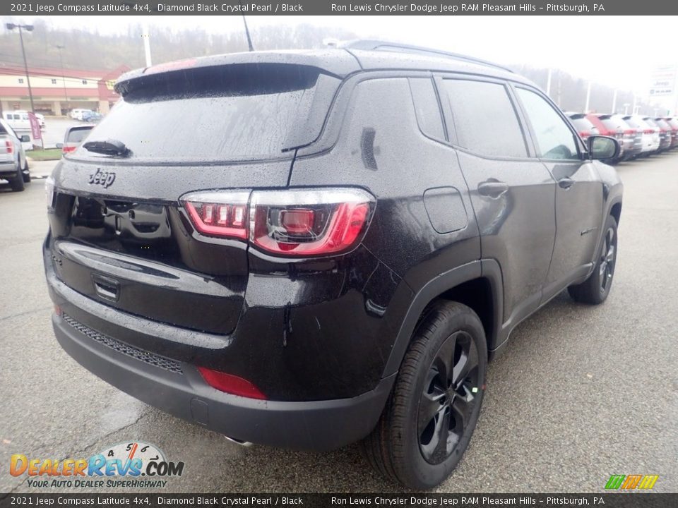 2021 Jeep Compass Latitude 4x4 Diamond Black Crystal Pearl / Black Photo #5