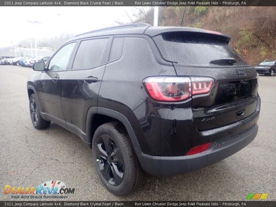 2021 Jeep Compass Latitude 4x4 Diamond Black Crystal Pearl / Black Photo #8
