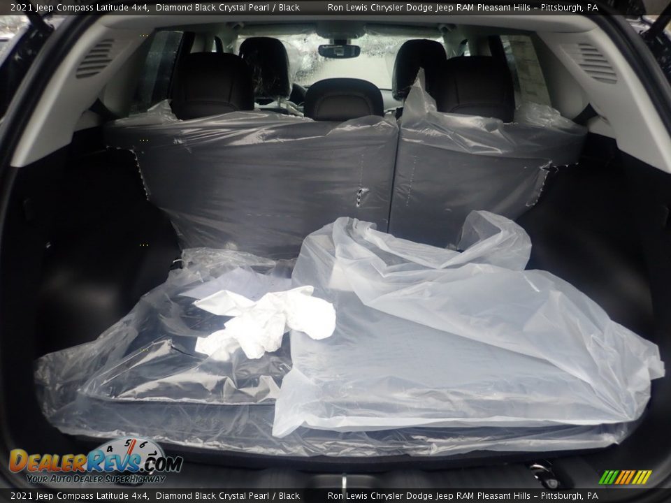 2021 Jeep Compass Latitude 4x4 Diamond Black Crystal Pearl / Black Photo #9