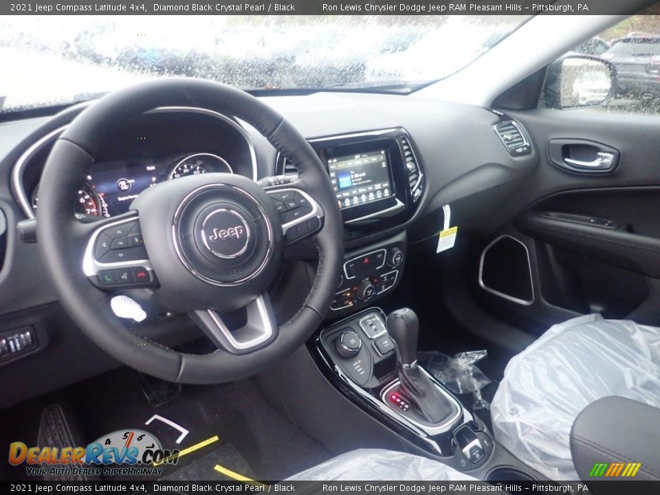 2021 Jeep Compass Latitude 4x4 Diamond Black Crystal Pearl / Black Photo #13