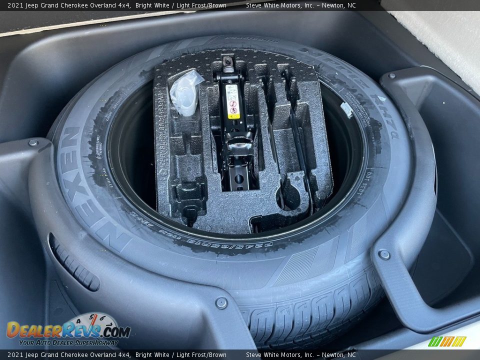 2021 Jeep Grand Cherokee Overland 4x4 Bright White / Light Frost/Brown Photo #16
