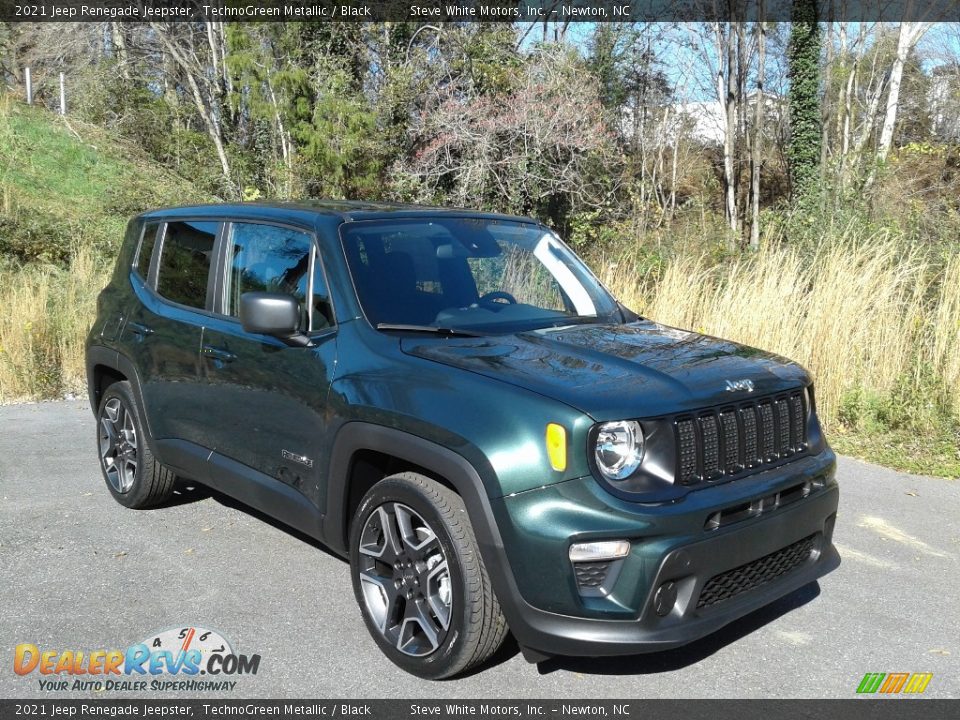 Front 3/4 View of 2021 Jeep Renegade Jeepster Photo #4