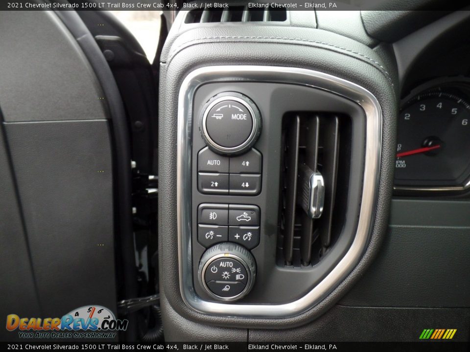 Controls of 2021 Chevrolet Silverado 1500 LT Trail Boss Crew Cab 4x4 Photo #27