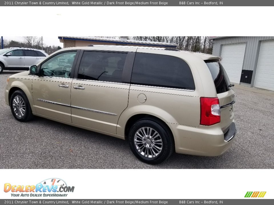 2011 Chrysler Town & Country Limited White Gold Metallic / Dark Frost Beige/Medium Frost Beige Photo #4