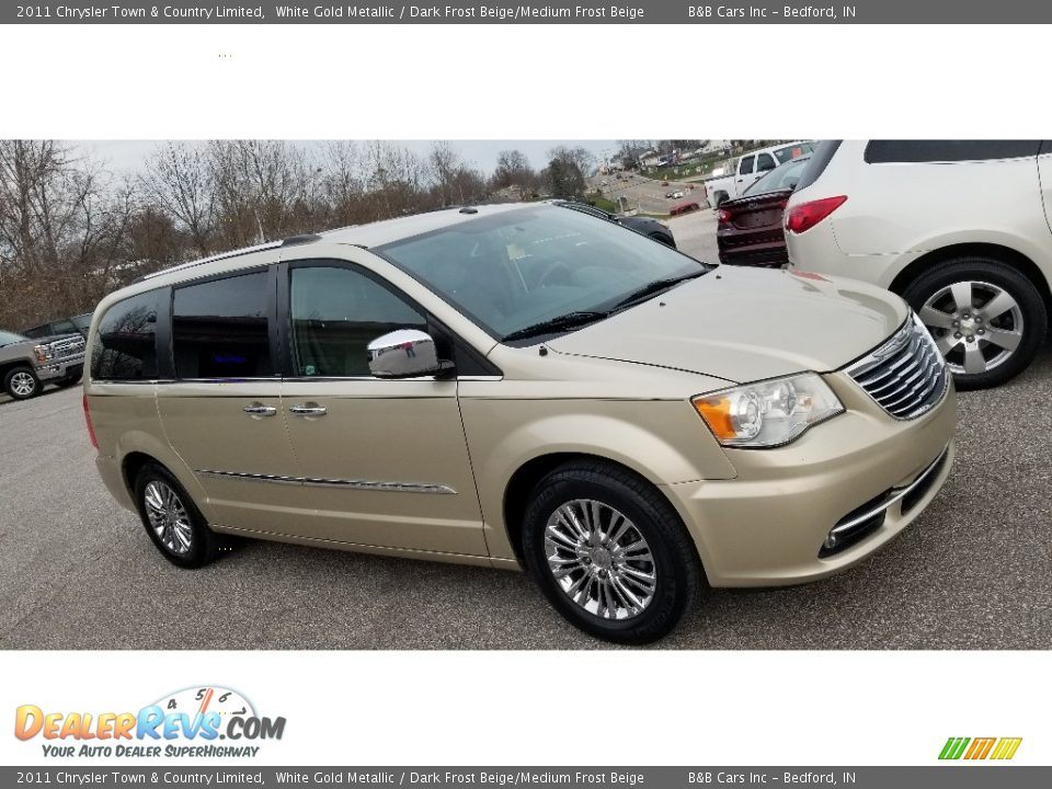 2011 Chrysler Town & Country Limited White Gold Metallic / Dark Frost Beige/Medium Frost Beige Photo #27