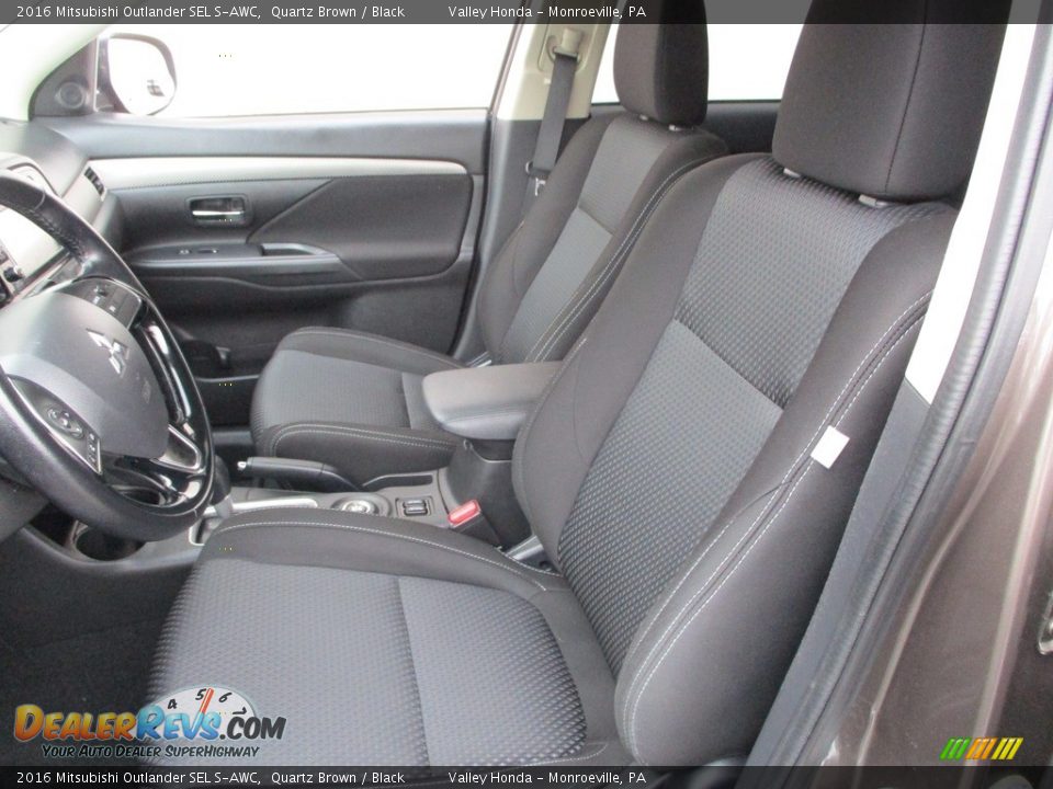 Front Seat of 2016 Mitsubishi Outlander SEL S-AWC Photo #10