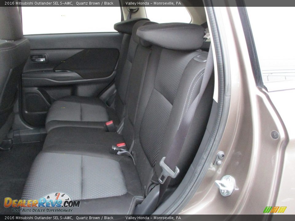 Rear Seat of 2016 Mitsubishi Outlander SEL S-AWC Photo #11