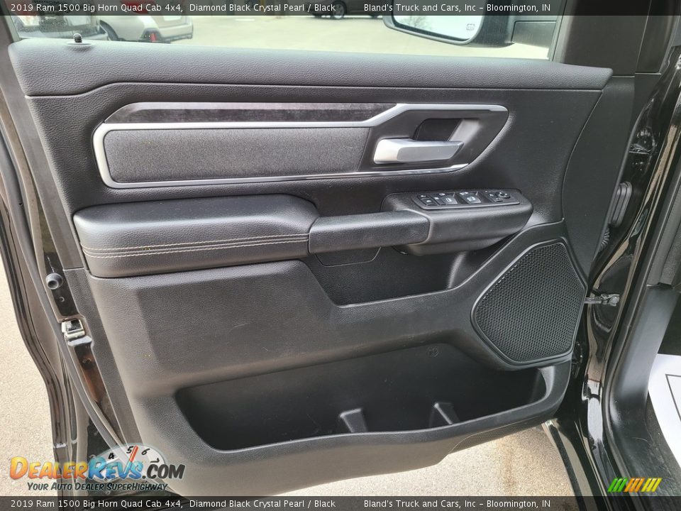 2019 Ram 1500 Big Horn Quad Cab 4x4 Diamond Black Crystal Pearl / Black Photo #4