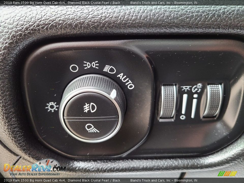 2019 Ram 1500 Big Horn Quad Cab 4x4 Diamond Black Crystal Pearl / Black Photo #10